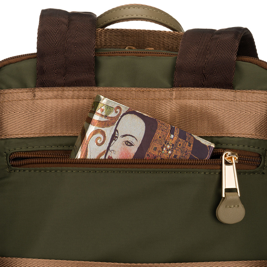 Plecak damski z nylonu w zielonym kolorze zamykany suwakiem - Peterson