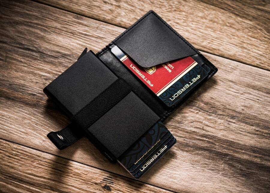 Leather wallet RFID PETERSON PTN 123011901