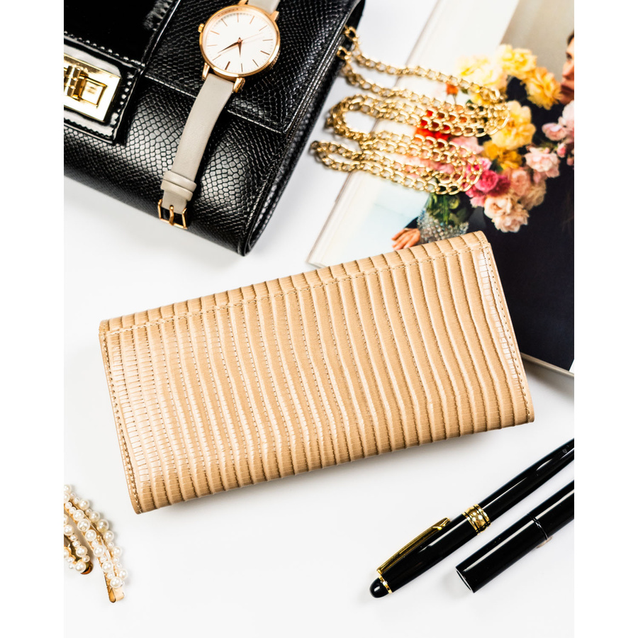 Beżowy portfel damski ze skóry naturalnej i ekologicznej w pleciony wzór - Peterson
