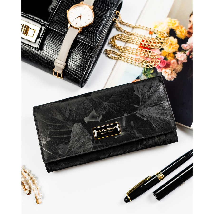 Duży portfel damski ze skóry naturalnej i ekologicznej w czarnym kolorze, zamykany zatrzaskiem - Peterson