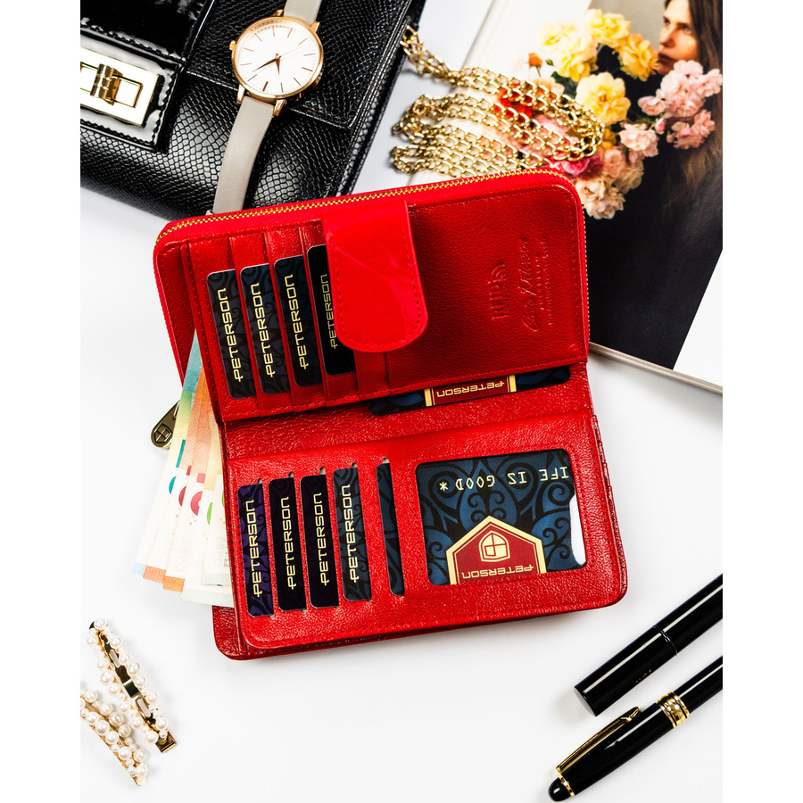Czerwony portfel w orientacji pionowej wykonany ze skóry naturalnej i ekologicznej - Peterson