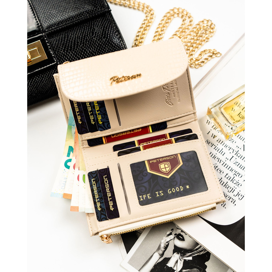 Poziomy, beżowy portfel damski ze skóry ekologicznej z tłoczeniem na wzór skóry krokodyla - Peterson