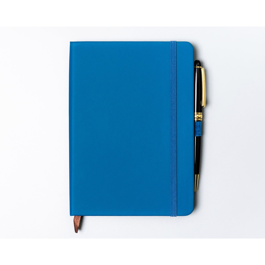 Niebieski notes w formacie B6 zadrukowany w linie, wyposażony w pętelkę na długopis - Peterson