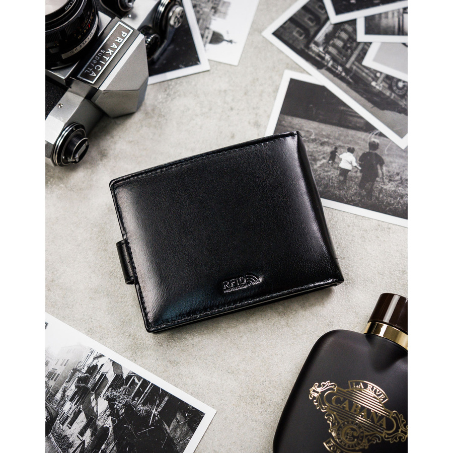 Zestaw prezentowy: skórzany portfel męski w czarnym kolorze i pasek ze skóry naturalnej - Peterson