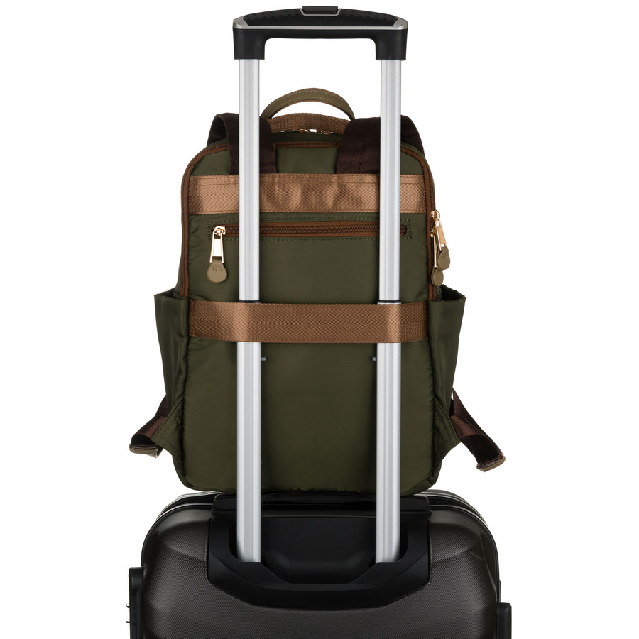 Plecak damski z nylonu w zielonym kolorze zamykany suwakiem - Peterson