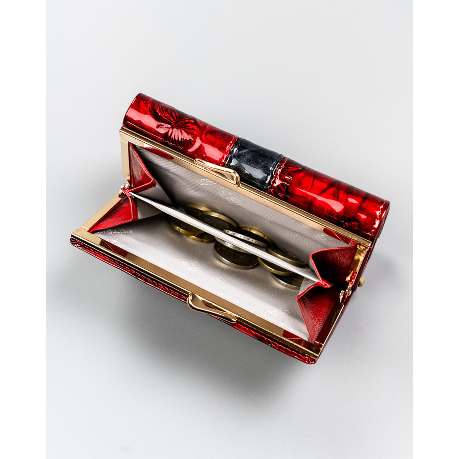 Czerwony portfel damski z lakierowanej skóry naturalnej z ozdobnym tłoczeniem - Peterson