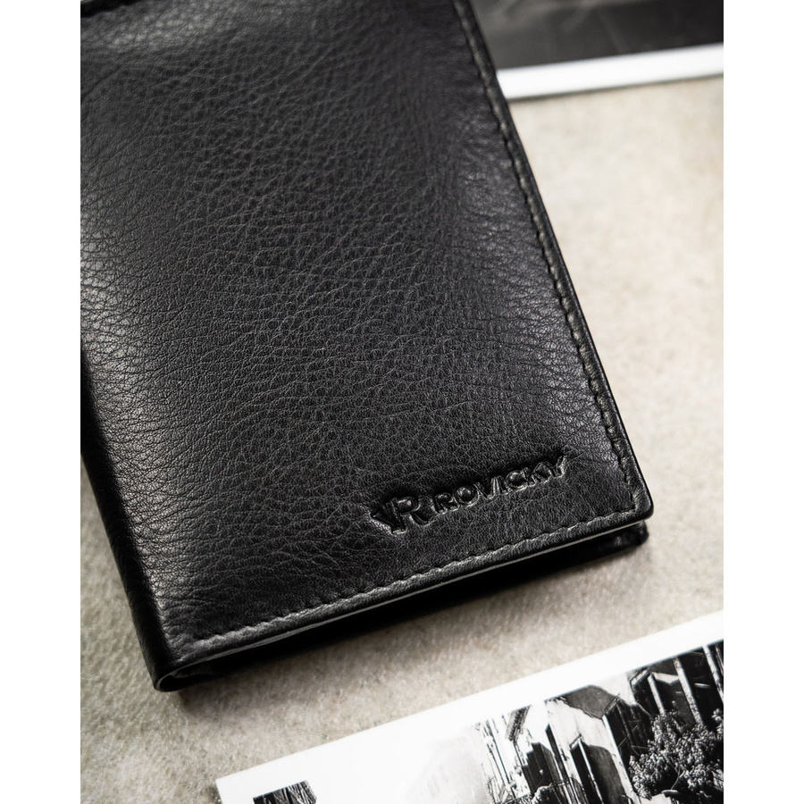 Czarny portfel męski ze skóry naturalnej mieszczący dowód rejestracyjny - Rovicky