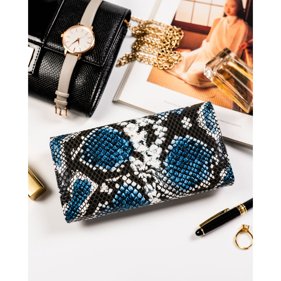 Poziomy portfel damski wykonany ze skóry naturalnej i ekologicznej ze zdobieniem na wzór skóry węża - 4U Cavaldi