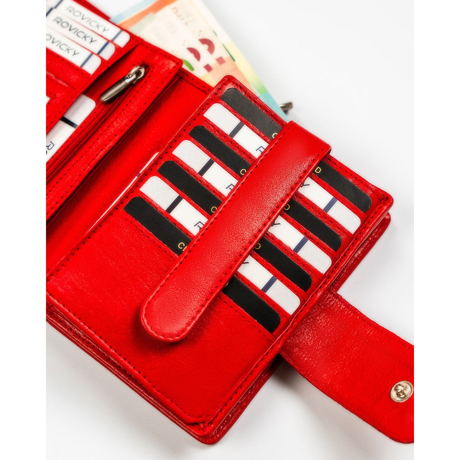 Zgrabny portfel damski na zatrzask wykonany ze skóry naturalnej w czerwonym kolorze - Rovicky