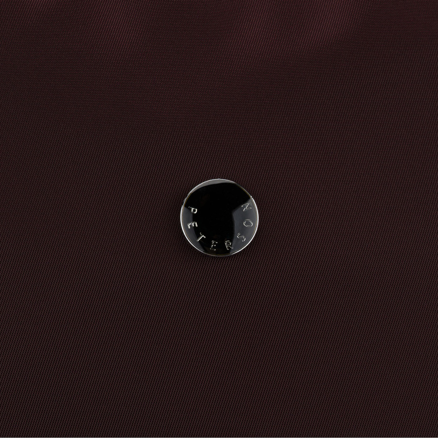 Mały, bordowy plecak damski wykonany z poliestru, wyposażony w dodatkowy pasek - Peterson