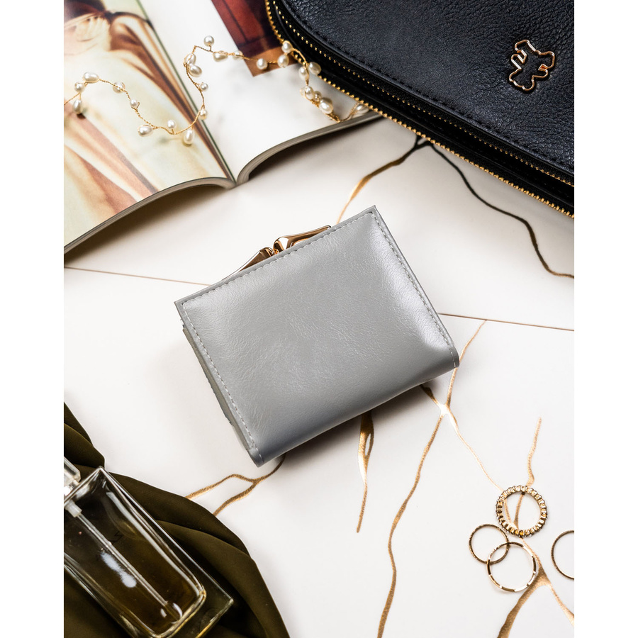 Leather wallet RFID PETERSON PTN PH32-LFL