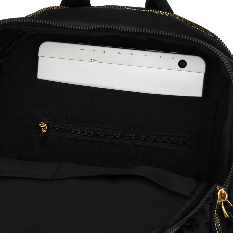 Miejski plecak damski z poliestru w czarnym kolorze, zawieszony na regulowanych szelkach - Peterson