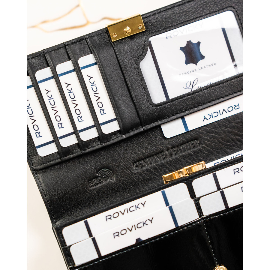 Duży, skórzany portfel damski w czarnym kolorze zamykany na zatrzask - Rovicky
