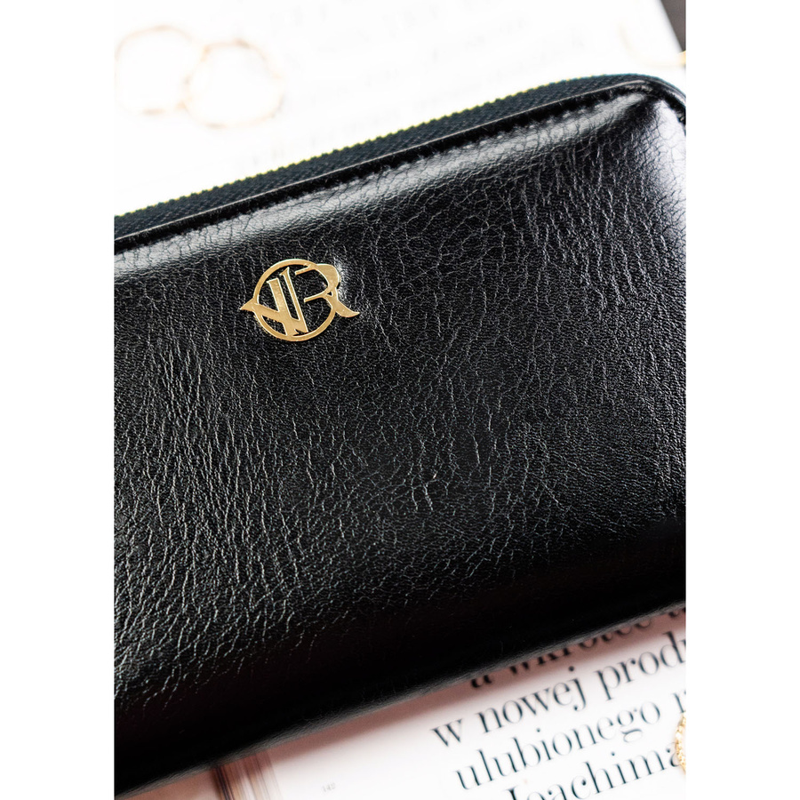 Duży, czarny portfel damski ze skóry ekologicznej zamykany suwakiem - Rovicky