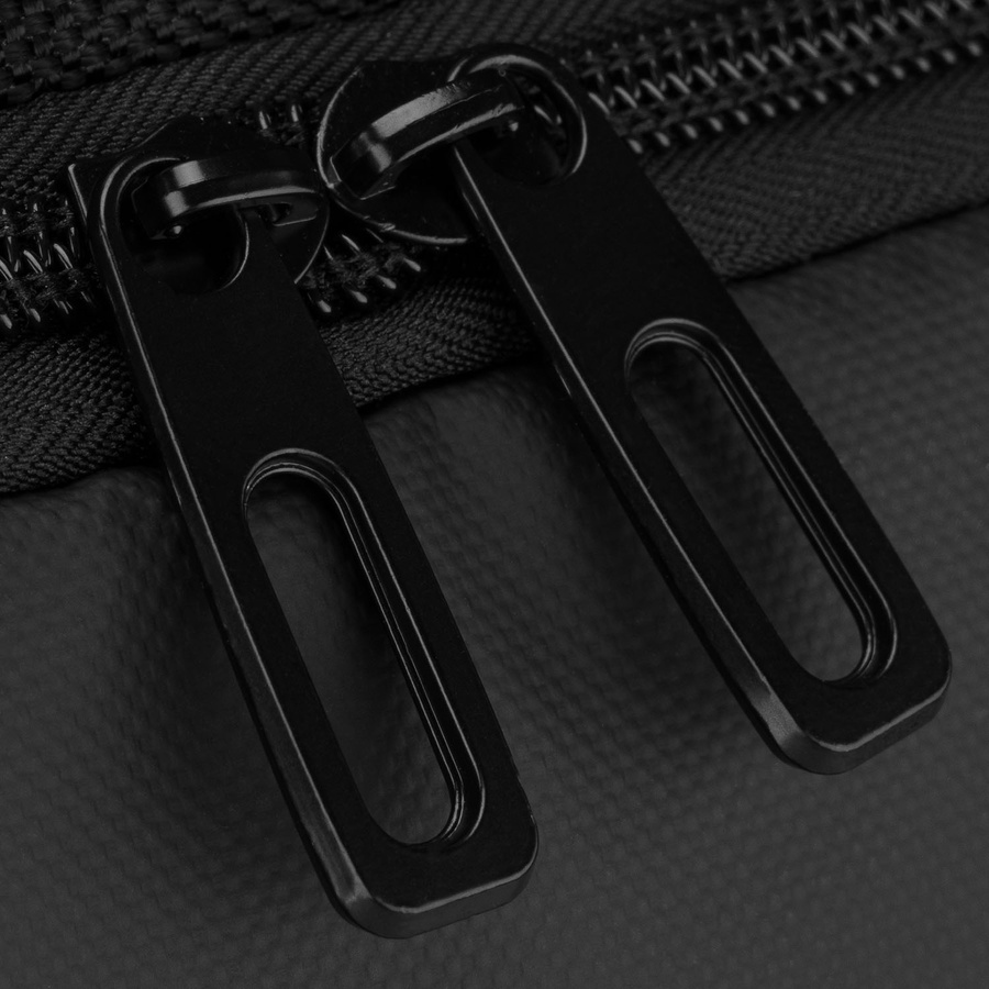 Sportowa torba treningowa z poliestru w czarnym kolorze - Peterson