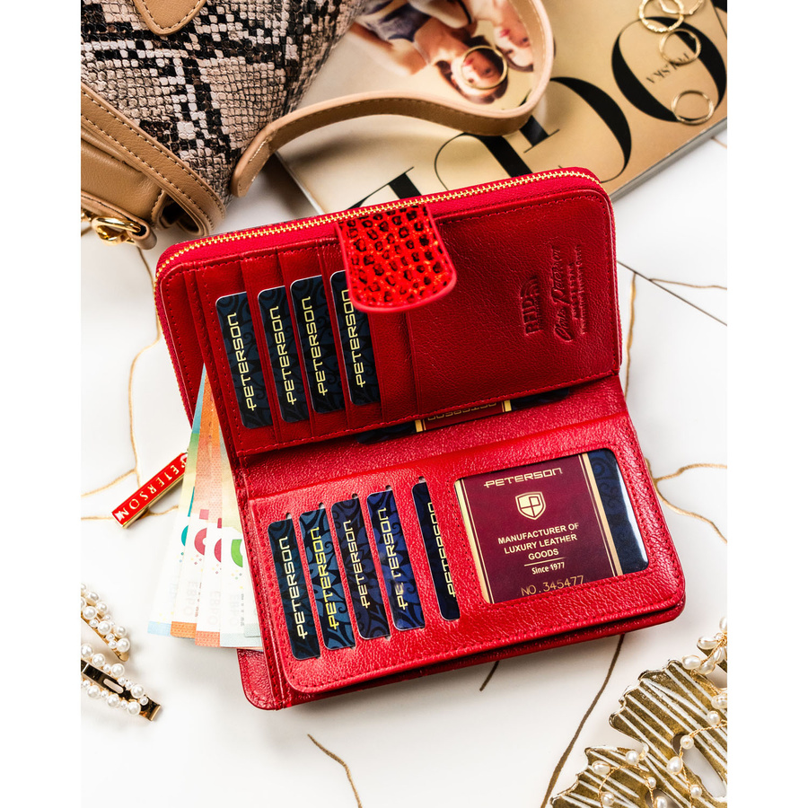 Czerwony portfel damski ze skóry naturalnej zamykany na suwak i zatrzask, wyposażony w system RFID - Peterson