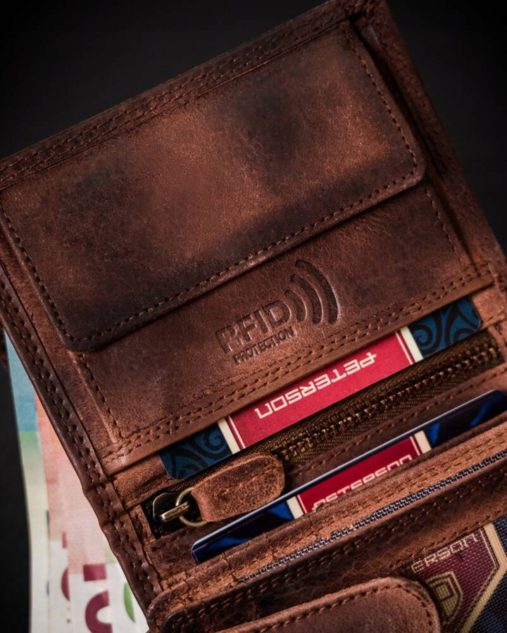 Leather wallet RFID PETERSON PTN N4C-VIN-S