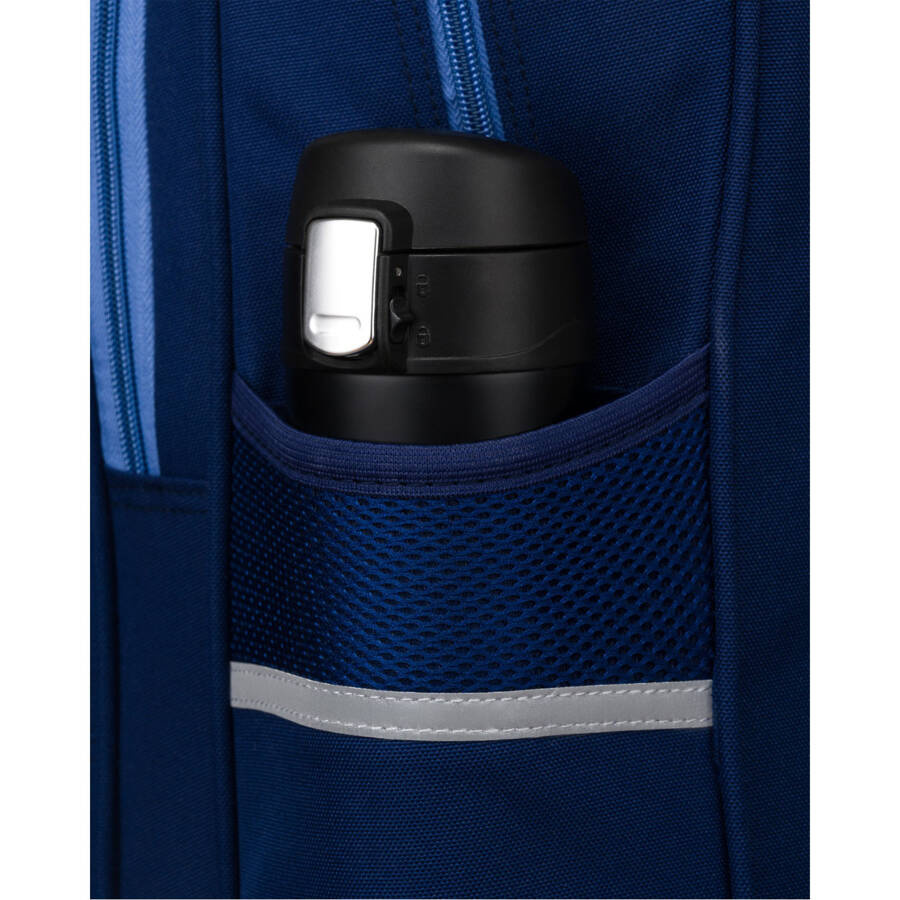 Dwukomorowy, granatowy plecak miejski z zewnętrznymi kieszeniami - Peterson