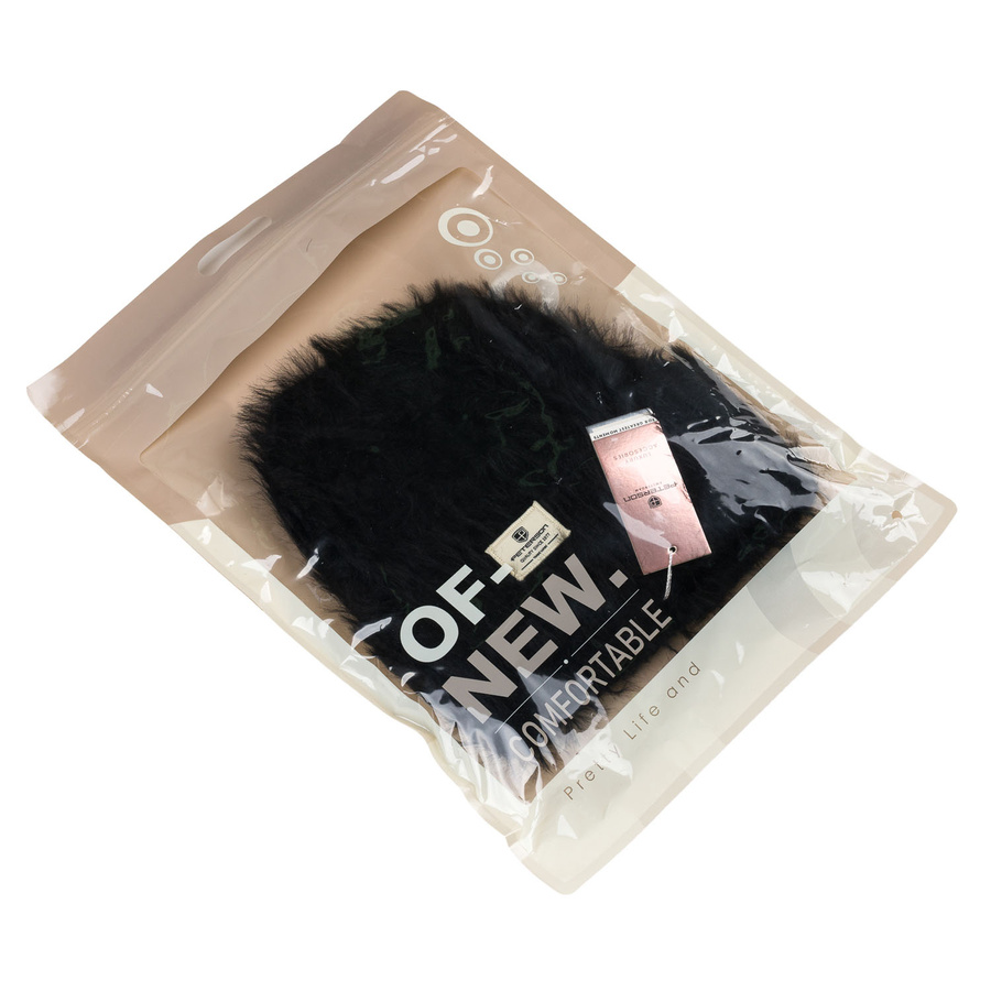 Zimowa czapka damska beanie w czarnym kolorze wykonana z nylonu - Peterson