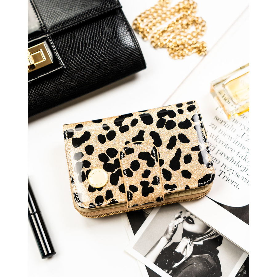 Złoty, pionowy portfel damski ze skóry ekologicznej i naturalnej w cętki - Peterson